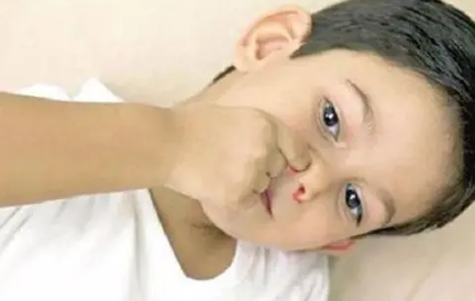 С������Ѫ��ʲôԭ�� С������Ѫ��ô����ֹѪ